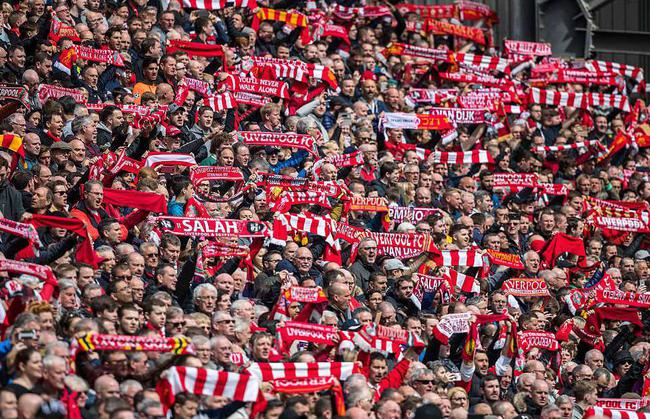 足球这项运动陪伴了我整个初高中，今天我十八岁了，...（今日十八，足球见证我的初高中）