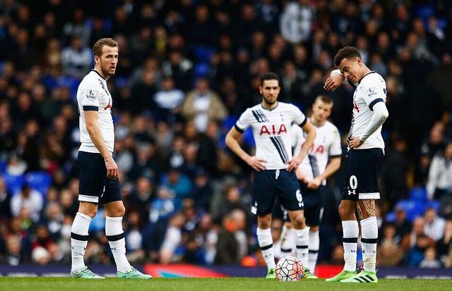 欧冠半场：艾尔尤努西开场70秒闪击，比利亚雷亚尔0-1哥本哈根（欧冠半场：艾尔尤努西70秒先声夺人，哥本哈根暂1-0领先比利亚雷亚尔）