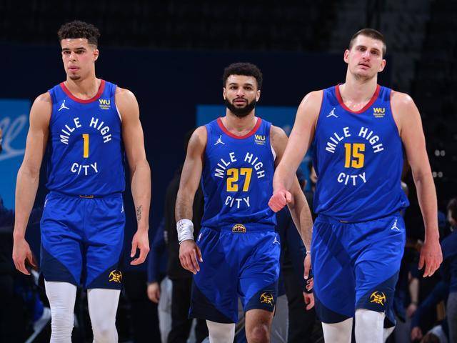 爷青回，维耶里社媒晒与大罗、巴乔、托蒂、卡纳瓦罗等人合照（维耶里社媒晒合影：同框大罗、巴乔、托蒂、卡纳瓦罗等传奇）