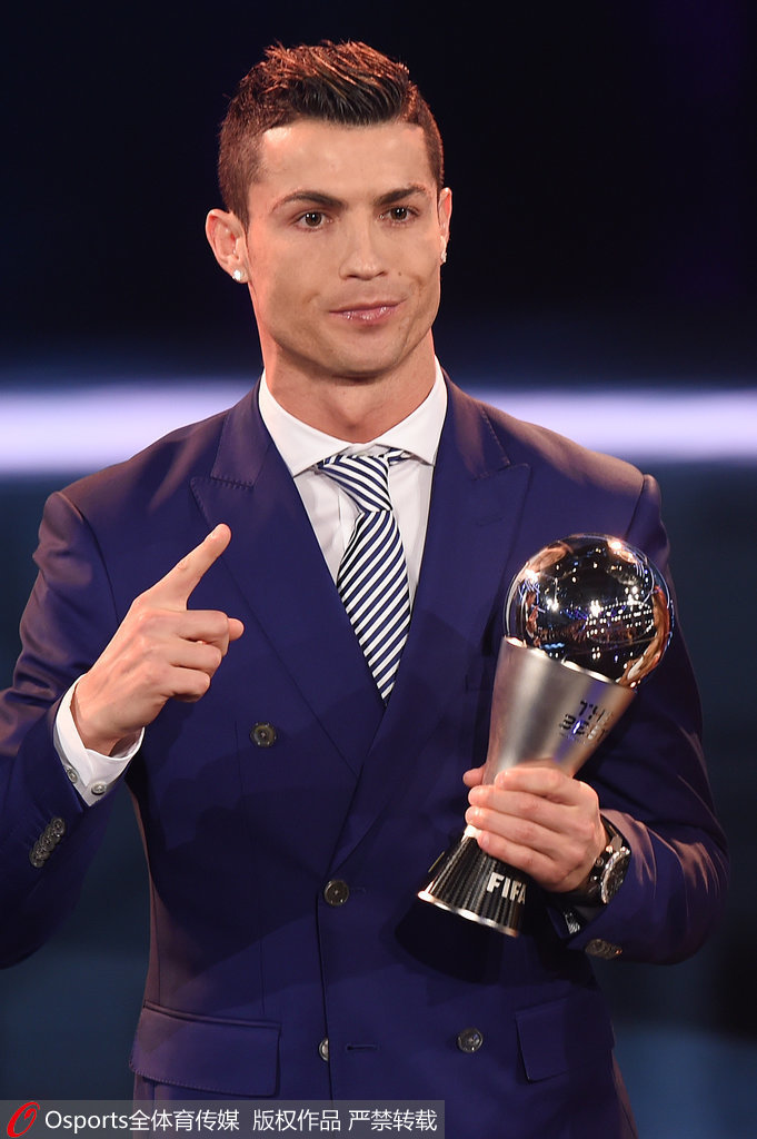 每体：拉菲尼亚可能在周末联赛回归名单，但可能不会上场（每体：拉菲尼亚有望周末联赛回归大名单，但出场成疑）