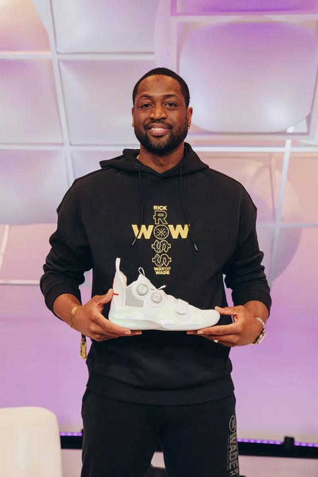 热火vs凯尔特人前瞻：绿军主场誓止连败，热火背靠背冲连胜（热火战凯尔特人前瞻：绿军主场力争止败，热火背靠背冲击连胜）