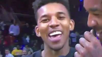 普尔半场表现亮眼，助力球队赢得比赛（普尔上半场发威，助球队取胜）