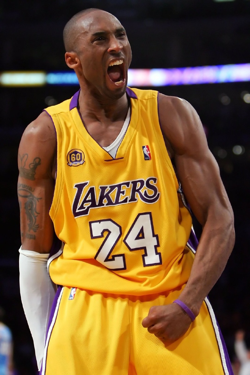 慕尼黑1860主席曾抱怨海纳未认出自己，拜仁球迷拉横幅回怼（曾抱怨海纳不认识自己，慕尼黑1860主席遭拜仁球迷横幅回击）