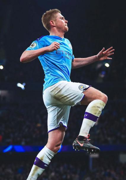 英超：曼联客场2-1击败莱斯特城（英超-曼联客场2-1战胜莱斯特城）