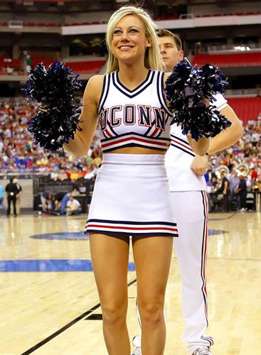 曾凡博何时首秀？许利民：手续正在进行 若顺利下场对新疆或首秀（许利民：曾凡博手续推进中，若顺利将对阵新疆迎来首秀）