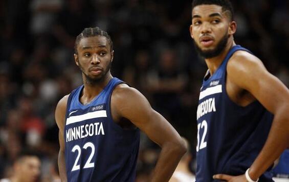 克罗斯：居莱尔和我不是同类型球员，我相信他能在皇马待很久（克罗斯：我与居莱尔球风各异，但看好他在皇马长期立足）