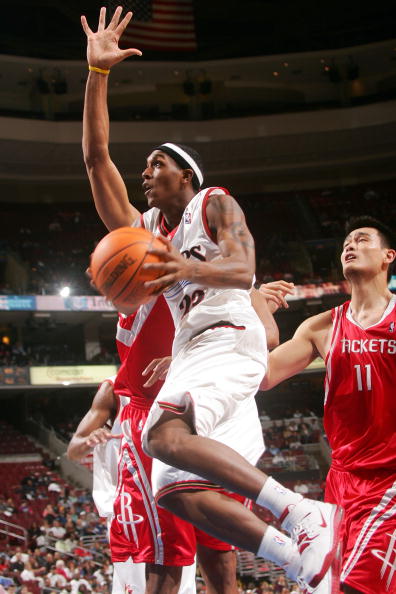 法甲裁判主管：卡马拉飞铲舍瓦利耶未染红，问题出在视频回放（法甲裁判负责人：卡马拉飞铲舍瓦利耶未被罚下，症结在VAR回放）