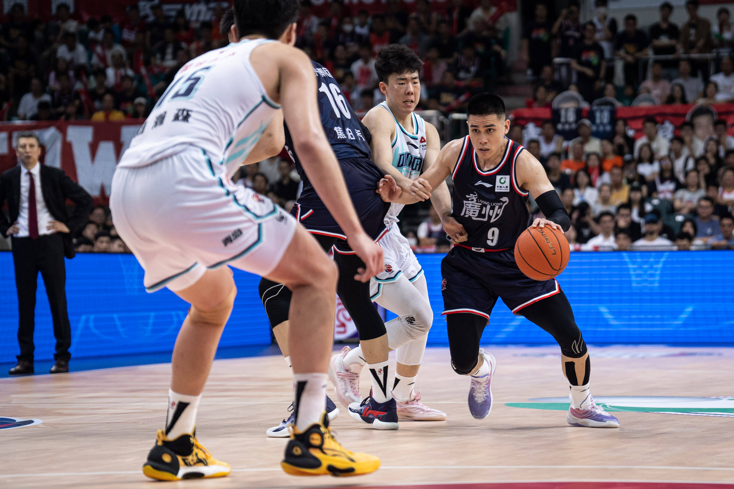 图片报：冬窗不启动解约条款，凯恩考虑世界杯后与拜仁续约（图片报：冬窗不激活解约条款，凯恩或在世界杯后与拜仁续约）