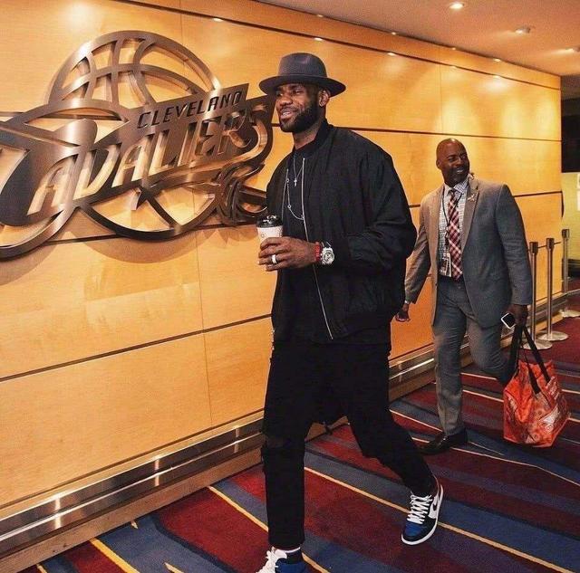 阿尔瓦雷斯连续5场西甲0球0助，近9场联赛仅打入1球（阿尔瓦雷斯西甲连续五场0球0助，近九轮仅入1球）