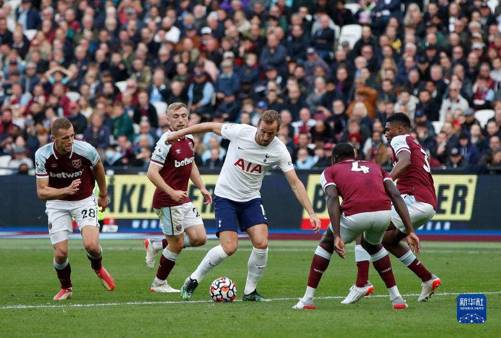 瑞恩·内姆布哈德本赛季3次单场10助攻，其他新秀合计只有3场（内姆布哈德本季三场单场10助攻，其他新秀合计也才三场）