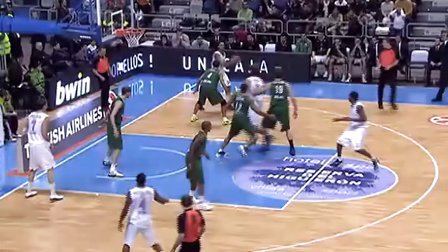 西甲裁判报告：皇马3人被罚下，卡雷拉斯、卡瓦哈尔怒斥裁判（西甲判罚纪要：皇马三将被逐，卡雷拉斯与卡瓦哈尔怒怼主裁）