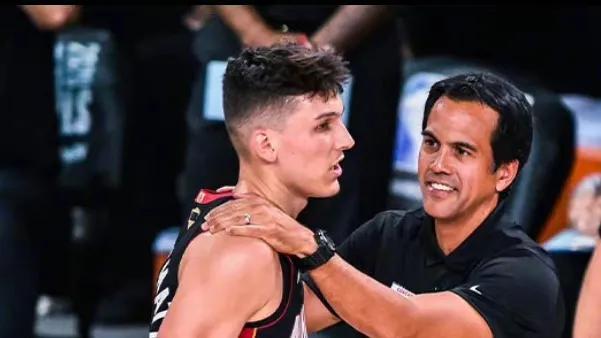 科尔：斯潘塞为勇士注入关键能量，他是球队气质的重塑者（科尔：斯潘塞为勇士注入关键能量，是球队气质重塑的核心人物）